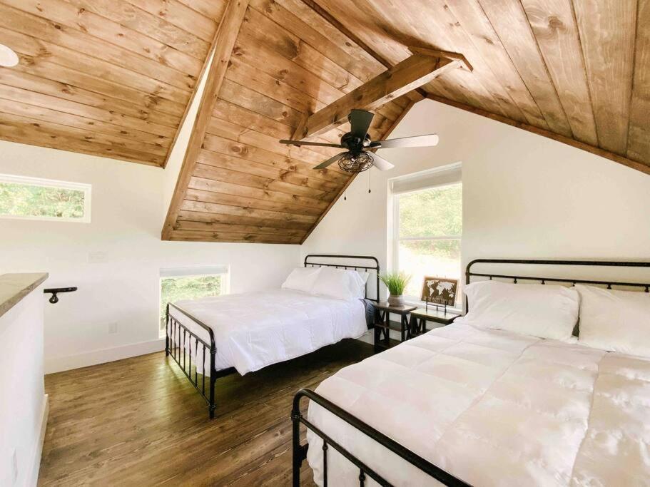 Cozy Smoky Mountain Tiny House Apartment Pigeon Forge Exterior photo